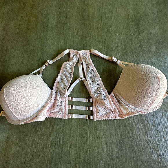 Victoria's Secret Blush Lace Bra - Picture 3 of 5